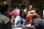 Arpita Khan leaves hospital with baby on 5th April 2016